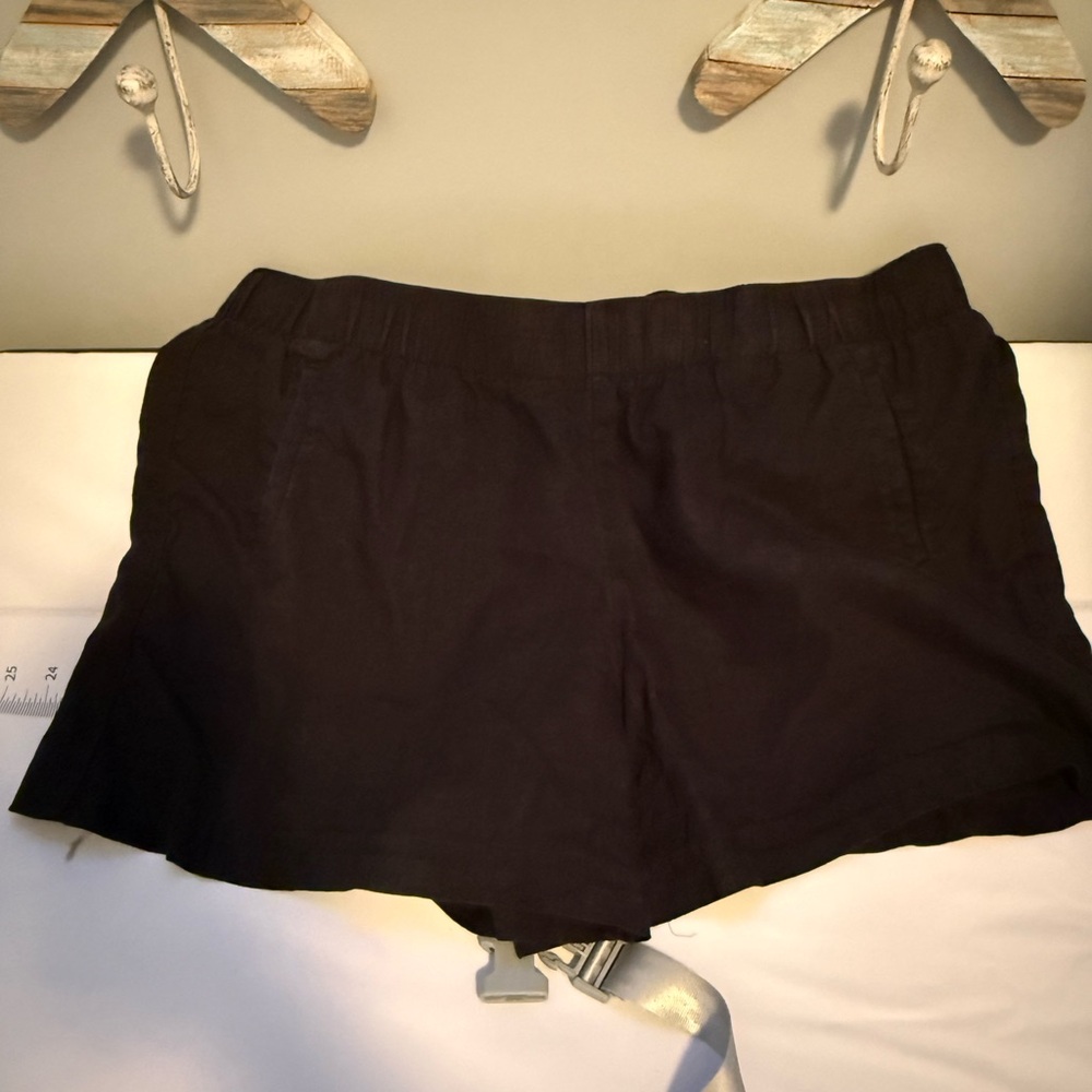 Lilly Pulitzer Black Linen Shorts